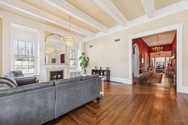 95 E Fountain Avenue, Glendale, OH 45246