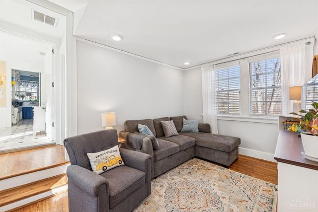 95 E Fountain Avenue, Glendale, OH 45246