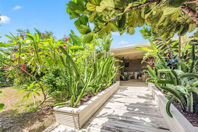 12230 NW 22nd Ct, Miami, FL 33167