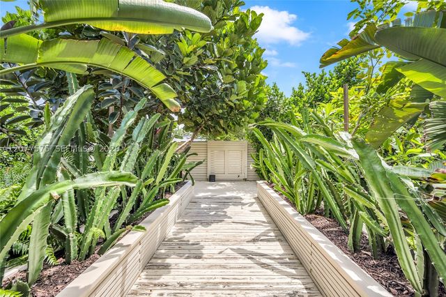 12230 NW 22nd Ct, Miami, FL 33167