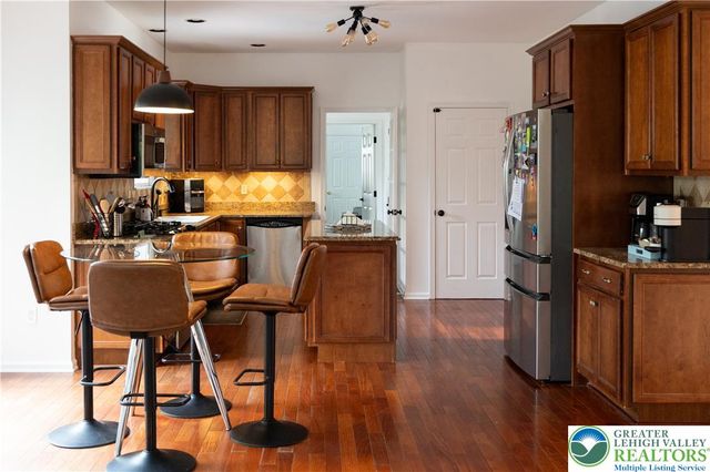 5 Midland Drive, Easton, PA 18045