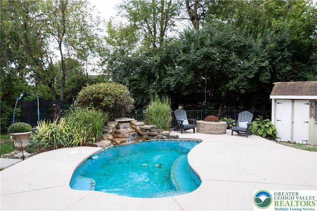 5 Midland Drive, Easton, PA 18045