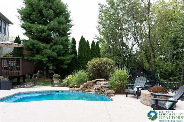 5 Midland Drive, Easton, PA 18045