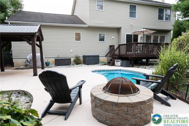 5 Midland Drive, Easton, PA 18045