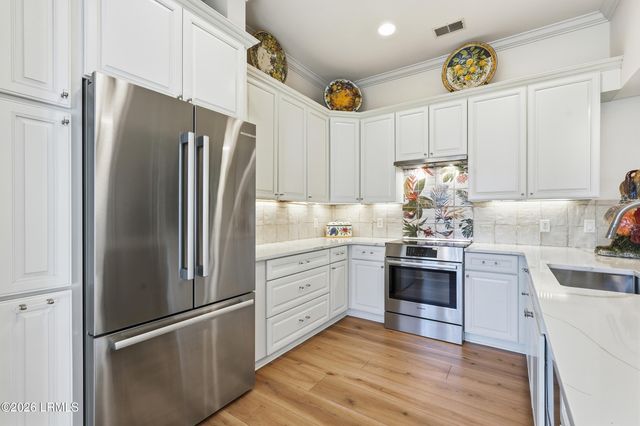 10 Seagrass Landing Court, Hilton Head Island, SC 29926