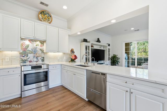 10 Seagrass Landing Court, Hilton Head Island, SC 29926