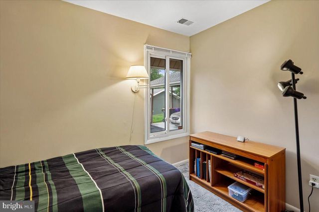 18705 HERITAGE HILLS DR, Brookeville, MD 20833