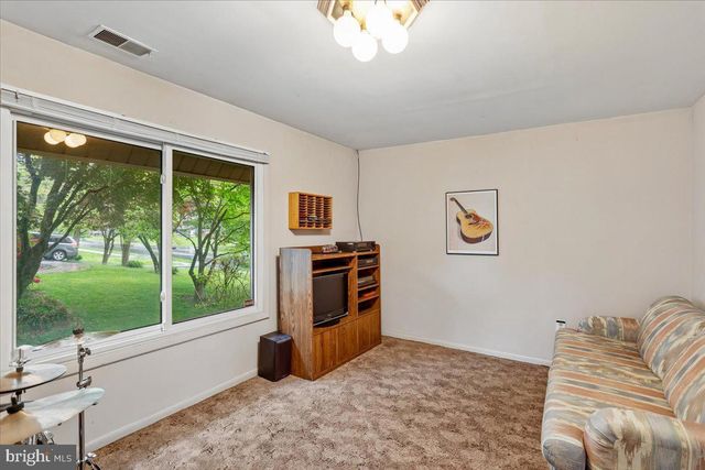 18705 HERITAGE HILLS DR, Brookeville, MD 20833