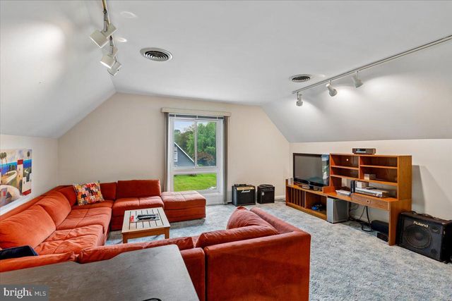 18705 HERITAGE HILLS DR, Brookeville, MD 20833
