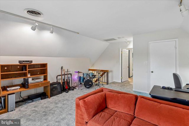 18705 HERITAGE HILLS DR, Brookeville, MD 20833