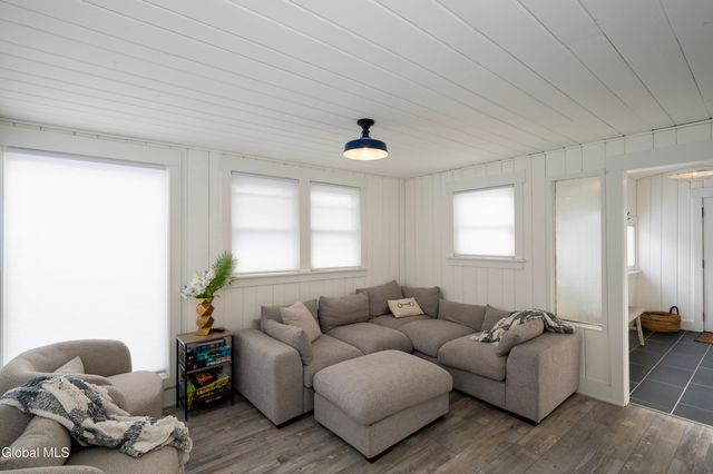 36 Ash Street, Saratoga Springs, NY 12866