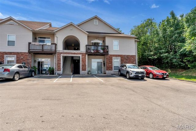 1236 Gardens Circle Drive C, St Louis, MO 63125