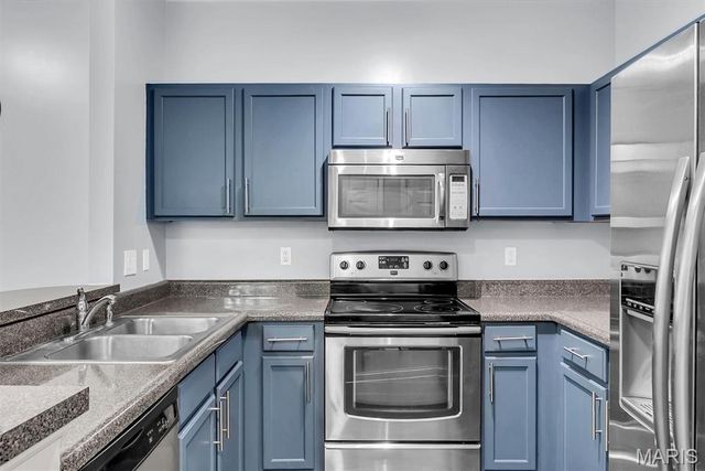 1236 Gardens Circle Drive C, St Louis, MO 63125