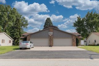 2748 PARKMOOR COURT, Appleton, WI 54914