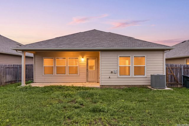 824 Cinnamon Teal, Seguin, TX 78155