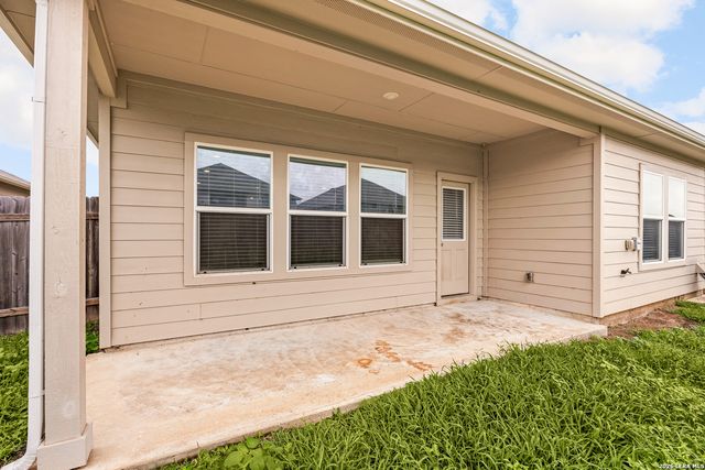 824 Cinnamon Teal, Seguin, TX 78155