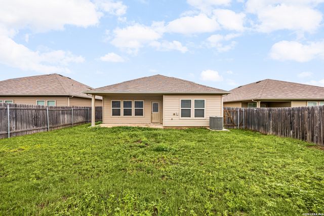824 Cinnamon Teal, Seguin, TX 78155