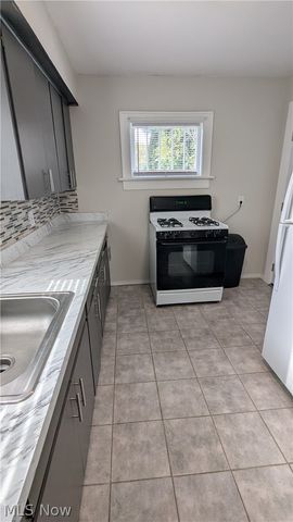 2248 East Avenue, Akron, OH 44314