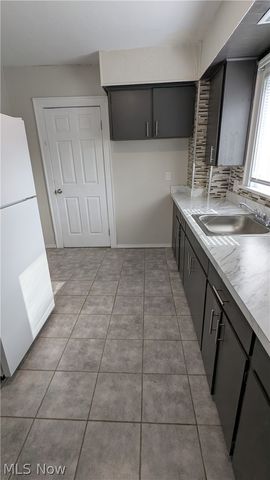 2248 East Avenue, Akron, OH 44314