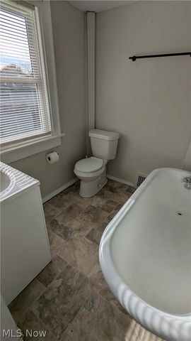 2248 East Avenue, Akron, OH 44314