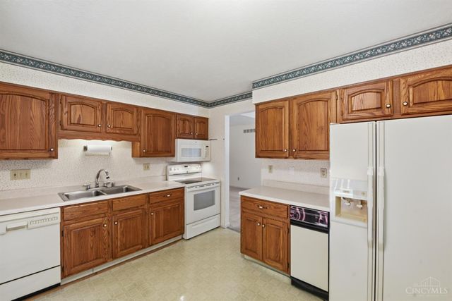 5237 S Eaglesnest Drive, Green Twp, OH 45248