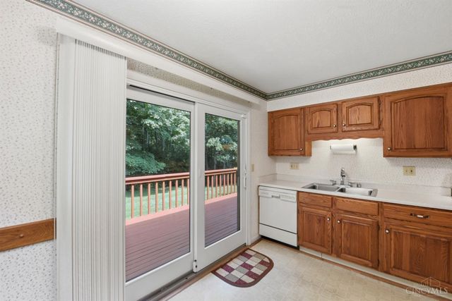 5237 S Eaglesnest Drive, Green Twp, OH 45248