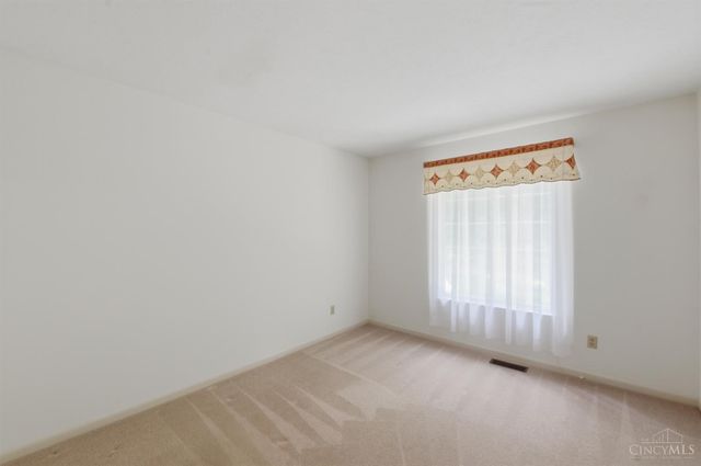5237 S Eaglesnest Drive, Green Twp, OH 45248
