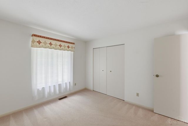 5237 S Eaglesnest Drive, Green Twp, OH 45248