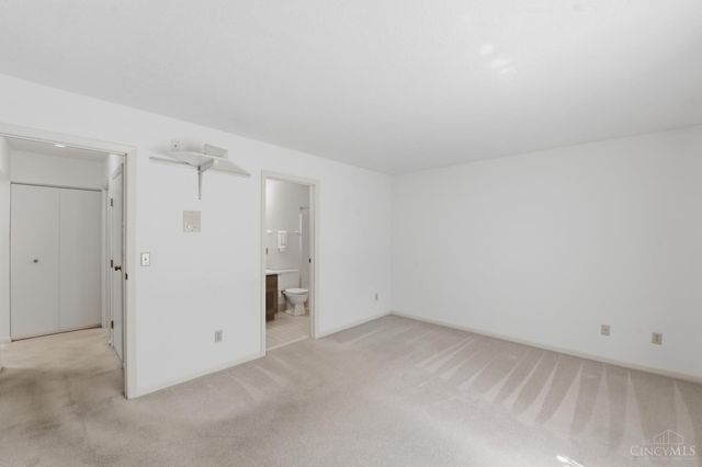 5237 S Eaglesnest Drive, Green Twp, OH 45248