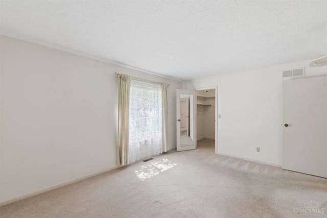 5237 S Eaglesnest Drive, Green Twp, OH 45248