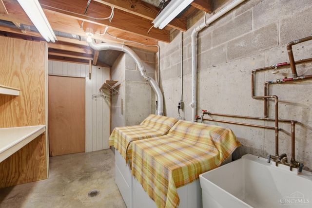 5237 S Eaglesnest Drive, Green Twp, OH 45248