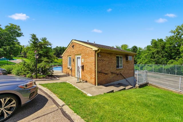 5237 S Eaglesnest Drive, Green Twp, OH 45248