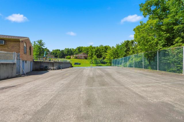 5237 S Eaglesnest Drive, Green Twp, OH 45248