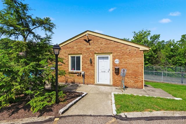 5237 S Eaglesnest Drive, Green Twp, OH 45248