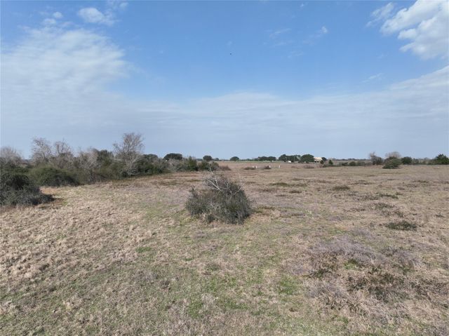 000 Schindler Road, Alleyton, TX 78935