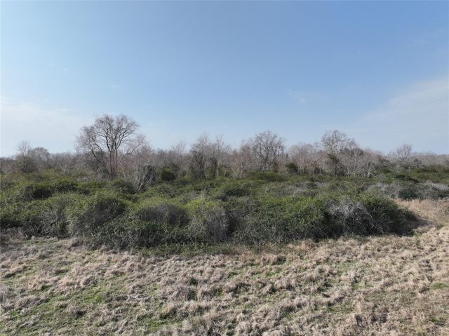 000 Schindler Road, Alleyton, TX 78935