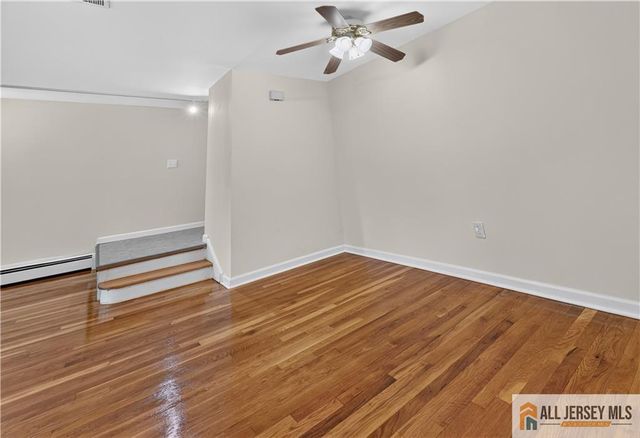 323 Gills Lane 11T, Iselin, NJ 08830