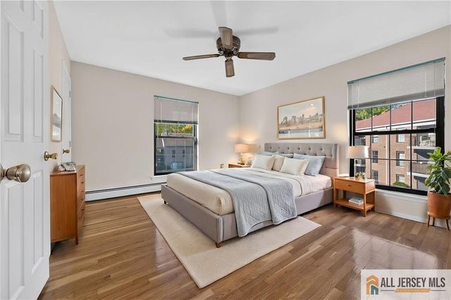 323 Gills Lane 11T, Iselin, NJ 08830
