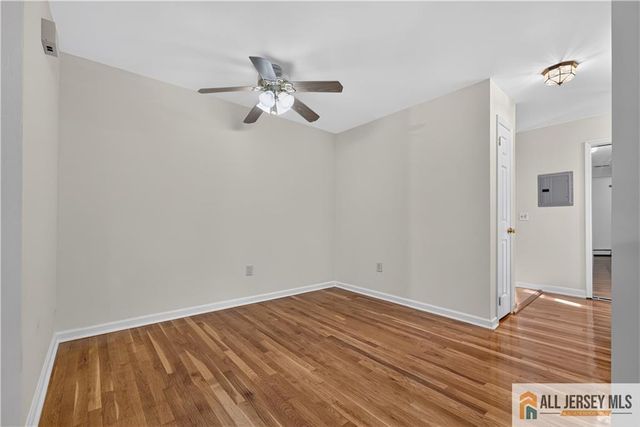 323 Gills Lane 11T, Iselin, NJ 08830