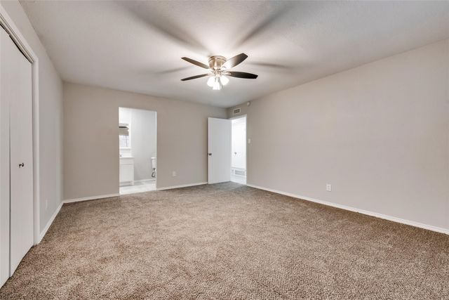 2122 Foxcroft Lane, Arlington, TX 76014