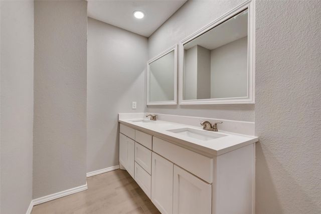 2122 Foxcroft Lane, Arlington, TX 76014