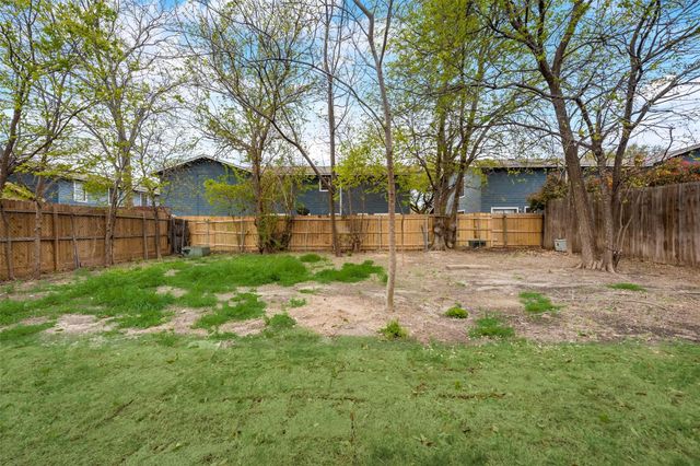 2122 Foxcroft Lane, Arlington, TX 76014