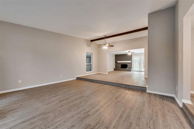 2122 Foxcroft Lane, Arlington, TX 76014