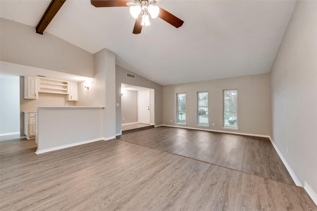 2122 Foxcroft Lane, Arlington, TX 76014