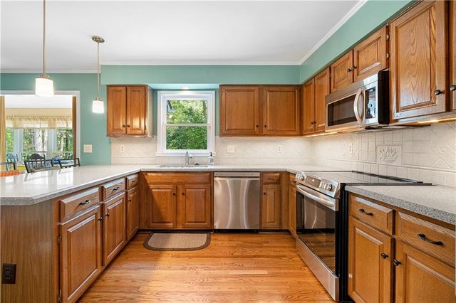 8085 Willow Tree Way, Alpharetta, GA 30005