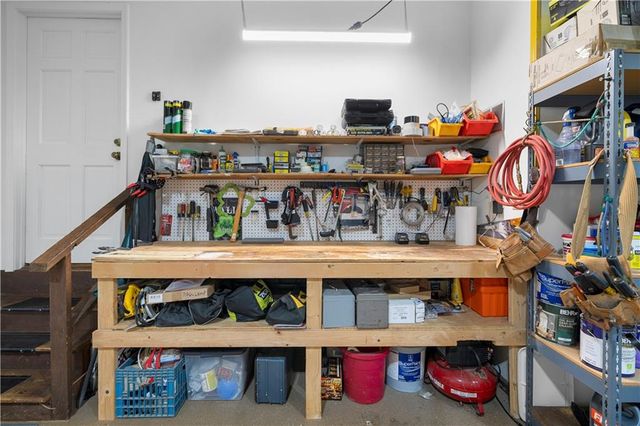 8085 Willow Tree Way, Alpharetta, GA 30005