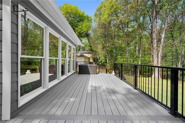 8085 Willow Tree Way, Alpharetta, GA 30005