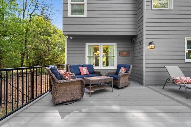 8085 Willow Tree Way, Alpharetta, GA 30005