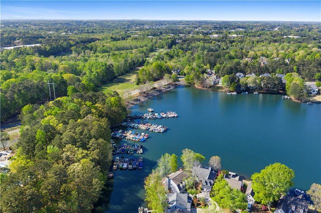 8085 Willow Tree Way, Alpharetta, GA 30005