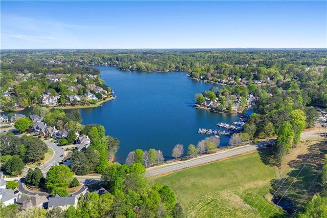 8085 Willow Tree Way, Alpharetta, GA 30005